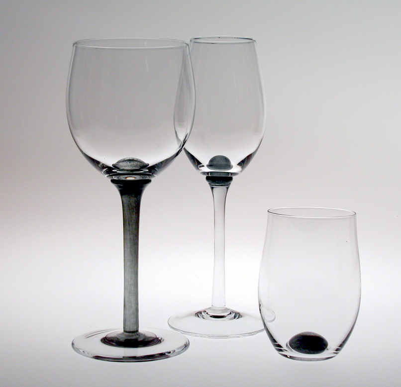 Arkiv for Hadeland glassverk. Spesialdesign for Vinmonopolet